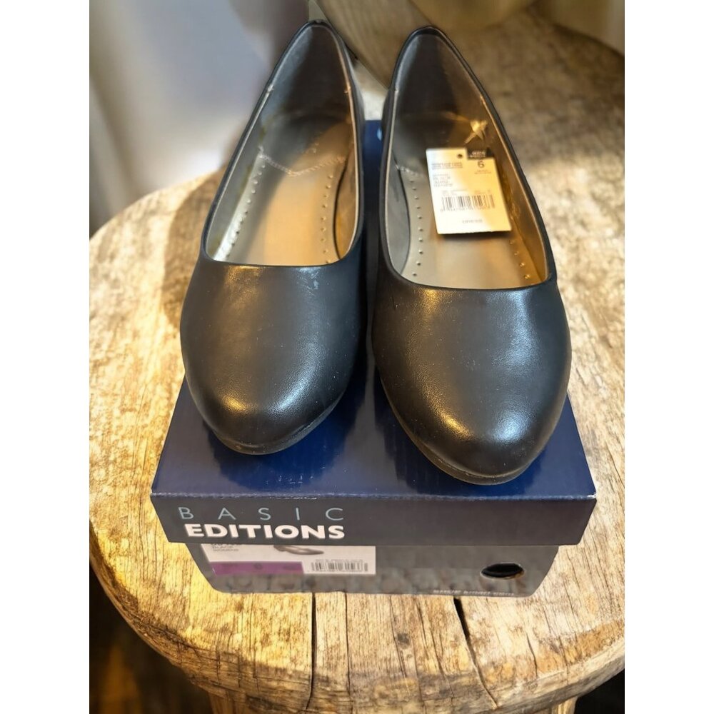 Basic Editions Women's Size 6W Black Flats Shoes New Box Renee